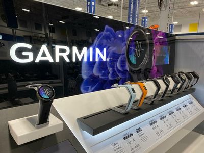 Now You Can Get A Garmin Runner Watch That Charges With Solar Power