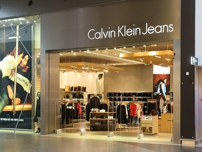 Calvin Klein Parent PVH's Q1 Earnings Top Estimates