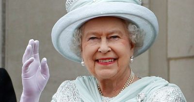 Queen's aides keeping close eye on royal during Jubilee amid 'mobility problems'