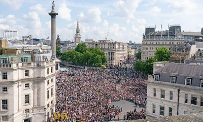 ‘I was there when she was crowned’: royal fans pack Mall for Queen’s jubilee
