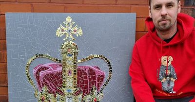 Salford artist uses champagne bottle to create Jubilee art work - and hopes for Royal approval