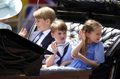 George, Charlotte and Louis perfect royal waves at Platinum Jubilee celebrations