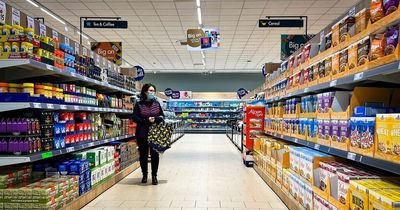 Jubilee supermarket opening times: Tesco, Asda, Lidl and more