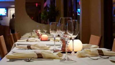 Govt to come out with legal framework to stop restaurants from levying service charge