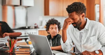 Single dad kicks his mum out of house as she tells his kids they're 'getting a new mum'