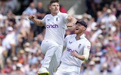 After chaotic 1st day, England limps to 116-7 vs. NZ