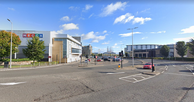 Man rushed to hospital after suffering 'serious head injuries' in Dundee