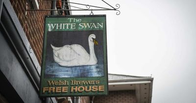 Famous old Swansea High Street pub The White Swan sold to mystery bidder for almost double the auction guide price