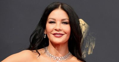 Catherine Zeta Jones unrecognisable as she ditches brunette locks for platinum blonde bob