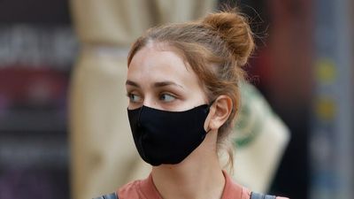 How effective are face masks against the flu? Will wearing a mask stop me from getting the flu? What can I do to avoid getting sick?