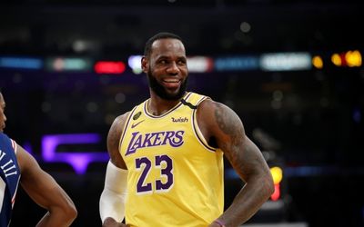 LeBron James becomes first active NBA billionaire