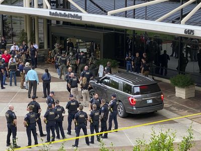 2 doctors, a receptionist and a visitor were killed in the Tulsa shooting