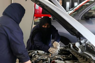 Saudi women move from behind wheel to under the hood