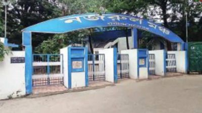 Kolkata: Ambulance and doctor at Nazrul Mancha fest today