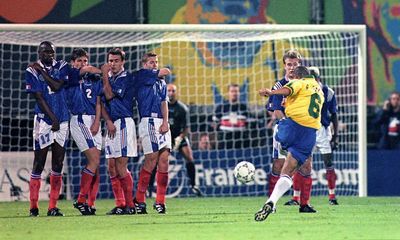 Golden Goal: Roberto Carlos for Brazil v France (1997)
