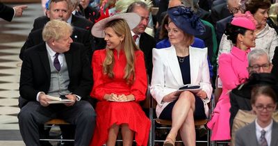 Boris Johnson and wife Carrie booed as they arrive at Queen's thanksgiving service
