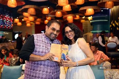 Shankar Mahadevan launches author Mala Mahesh's new book 'Padma' in Mumbai