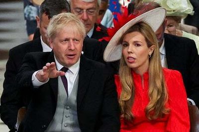 Boris Johnson and wife Carrie booed by parts of crowd as they enter St Paul’s for Queen’s thanksgiving service