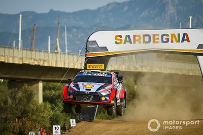 WRC Sardinia: Tanak surges to the lead as mechanical issue strikes Neuville