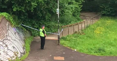 Glasgow lane cordoned off by police with officer on guard amid 'ongoing enquiry'