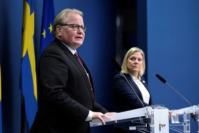 Sweden's defence minister sees ongoing support necessary for Ukraine