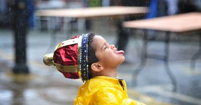 The Met Office weather forecast in Wales for the bank holiday weekend as rain may wreck Jubilee street party plans