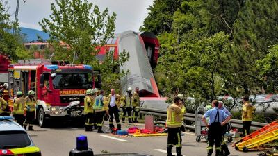 Four killed and 15 severely injured after train derails in southern Germany