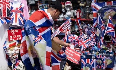 Corgi-themed gift sales soar as Britons set to spend £400m on jubilee