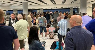 Brits 'look on' as EU travellers sail through Spanish passport control