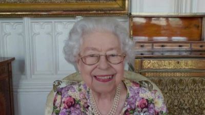 Queen Elizabeth II tells the 2022 Australians of the Year they're doing 'marvelous work' in Zoom interview