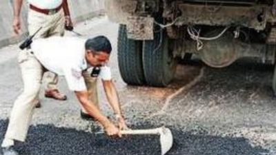 Bengaluru: West division traffic policefix 500 potholes in 6 months