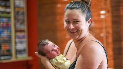 No end in sight for Carnarvon's maternity crisis amid doctor, midwife shortage