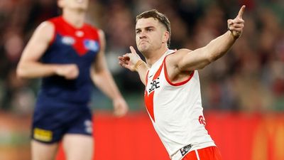 Sydney beat Melbourne by 12 points in thrilling comeback as Demons lose second straight game