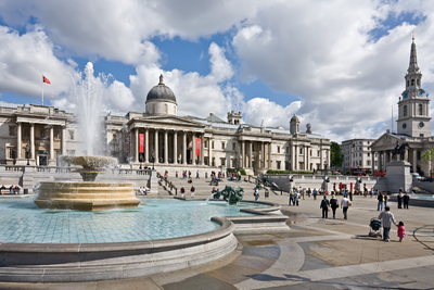 Trafalgar Square re-opened after after 'loud bang' reports