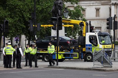 UK police briefly evacuate London's Trafalgar Square over suspect car