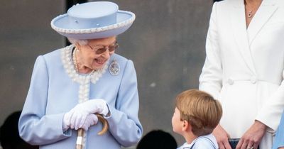 Lip reader shares Queen and Prince Louis' exchange on balcony including his very pressing question