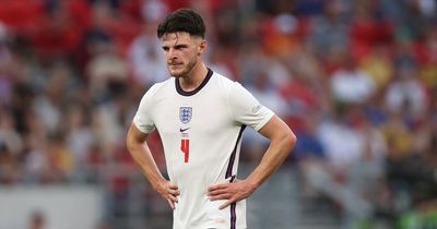 'If he's £150m then De Jong is £250m' - Man United fans react to Declan Rice's England display