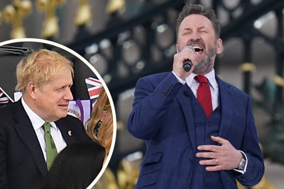 Lee Mack mocks Boris Johnson with 'partygate' joke at jubilee concert