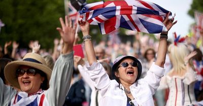 More than 100,000 royal fans outside Buckingham Palace for Queen's Jubilee Party