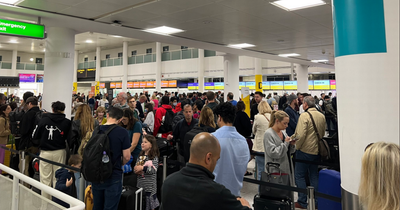 Government rebuffs 'bring in the army calls' over UK airport chaos