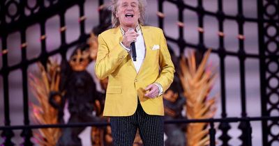 Rod Stewart causes confusion among fans during BBC's Platinum at the Palace performance