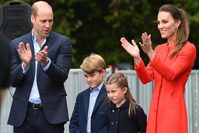 William, Kate and children bake cakes for Cardiff Jubilee street party