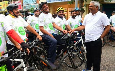 Who’s who of Vijayawada hit the road for VMC’s cyclothon