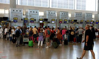 Thousands of Britons stuck at airports as easyJet cancels another 80 flights