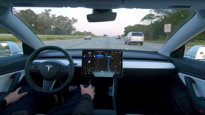 Musk: FSD Beta Version 10.13 Will Handle Roads With No Map Data