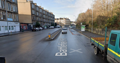 Man dies after taking unwell on Glasgow road on Saturday night