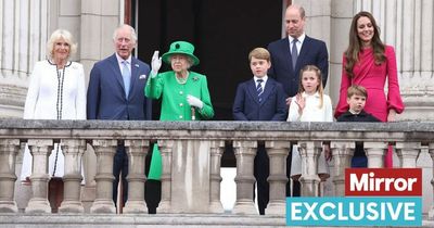 Lip reader reveals Queen's surprise on palace balcony during Jubilee finale