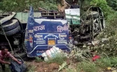25 pilgrims killed as bus falls into gorge in Uttarakhand