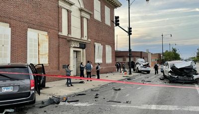 5 kids, 3 adults — including 1 Chicago police officer — injured in New City crash