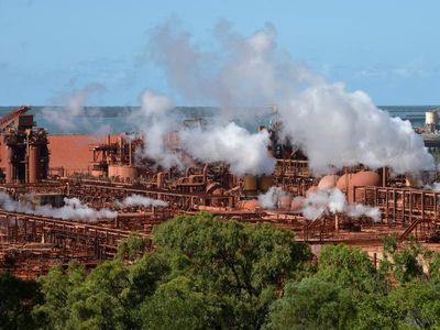 Russian giant sues Rio over Qld refinery